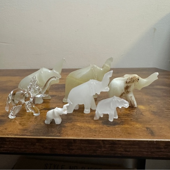 Vintage Natural Onyx Hand Carved Elephant Figures. Cream white home decor 8 lots - Picture 3 of 9